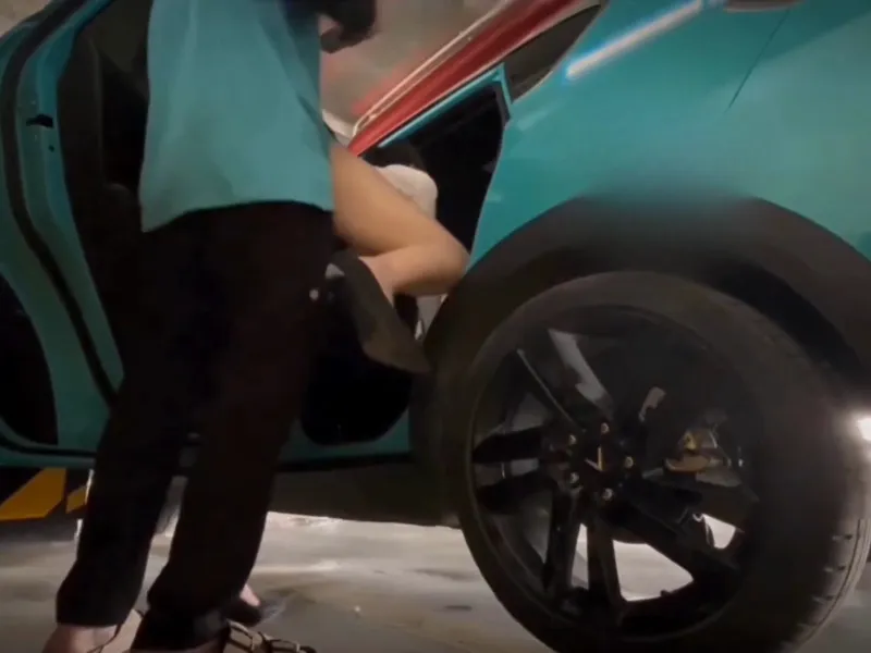 Anh người lái xe trúng độc đắc được cô em doggy để trả công